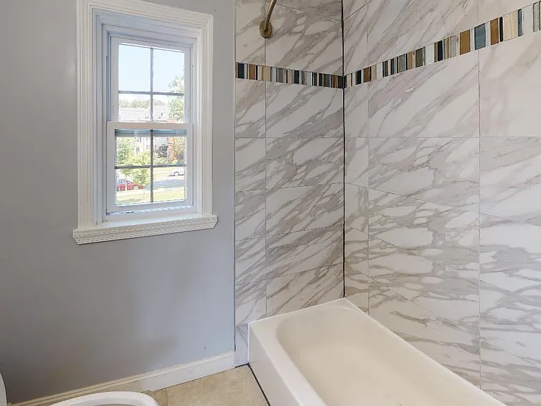3811 V St SE #201 — Photo 5