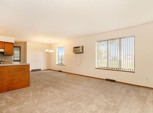 7984 Green Meadow Ct APT 8, Jenison, MI 49428
