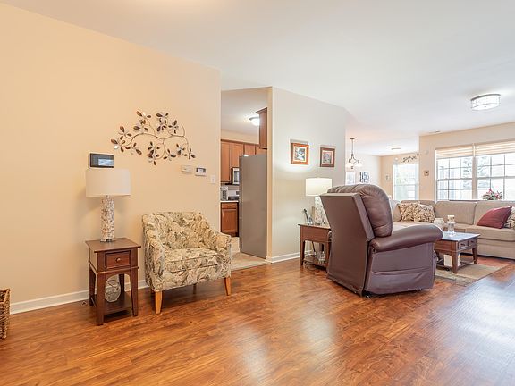 4th image of 9894 Settlers Court St