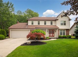 1969 Hunters Point Ln, Westlake, OH