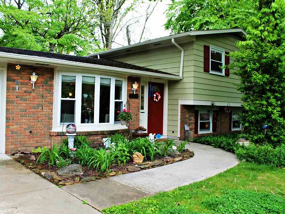 2nd image of 6908 Forestwood Dr