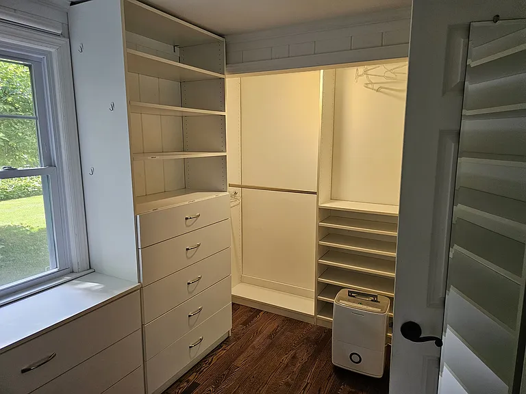 Main Level - Master Bedroom's closet