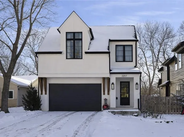 2207 W 48th St, Westwood, KS 66205