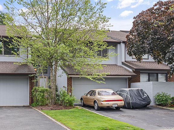 2nd image of 83 Foxwood Drive