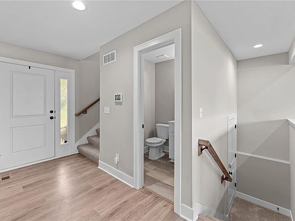 4th image of 506 W Lawrence St