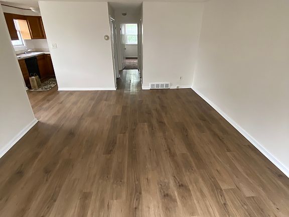 2nd image of 637 Willow Way #1