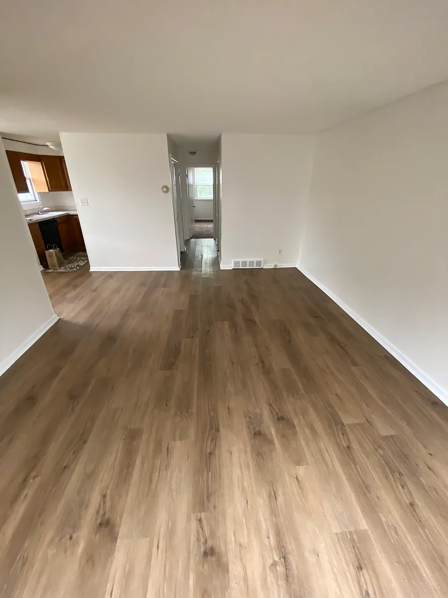 Building Photo - 637 Willow Way #1