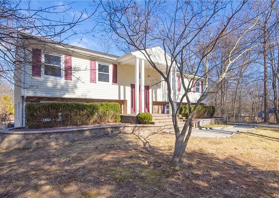 1st image of 14 Rosewood Dr