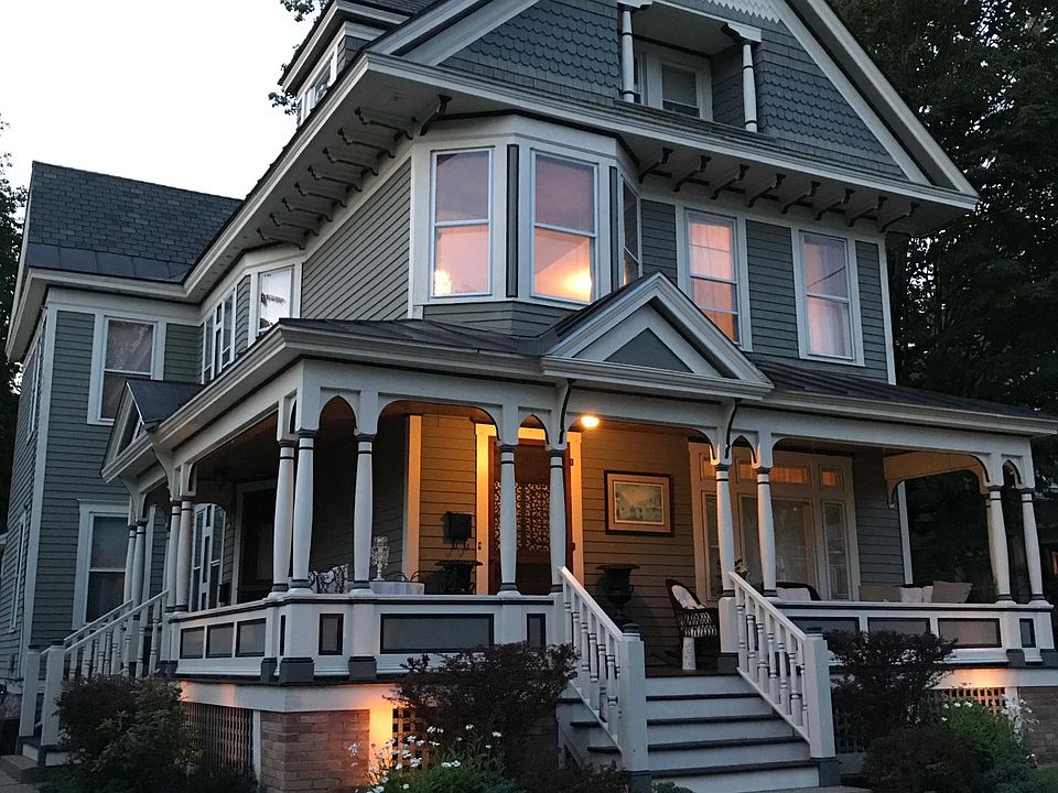 169 Lake Ave, Saratoga Springs, 1st floor. 1 Bd, 1 Ba, 1100 sq ft.