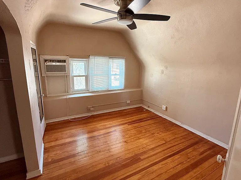 700 E Crosby Ave — Photo 10