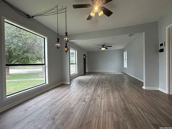3rd image of 2930 W Ashby