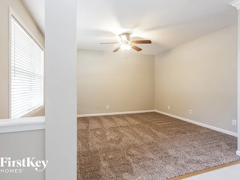 7203 Tresa Dr — Photo 2