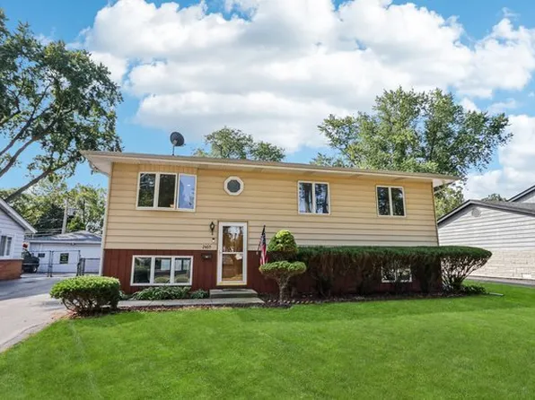 2405 Martin Ln, Rolling Meadows, IL 60008