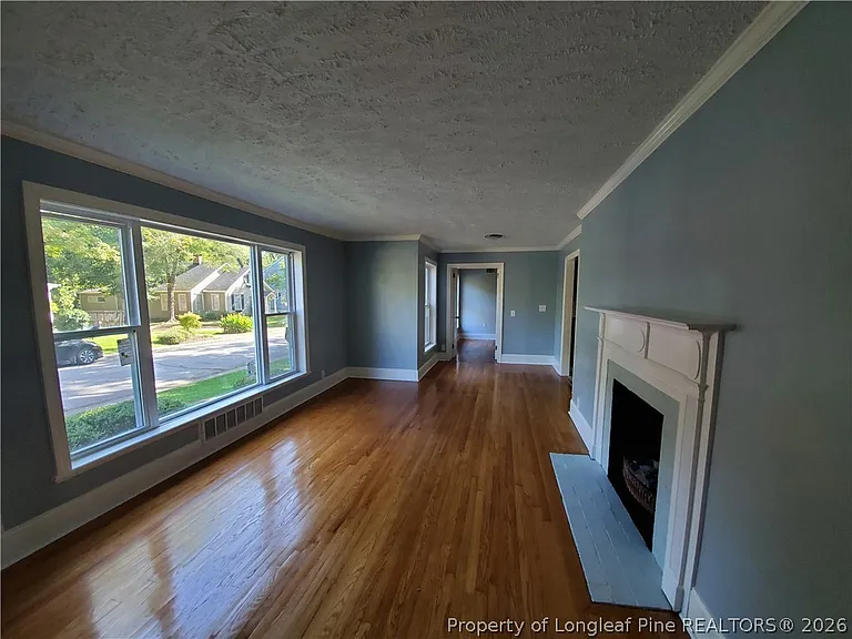 1015 Brook St — Photo 5
