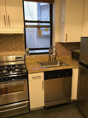 Rented by Flatiron Real Estate Advisors LLC | media 22