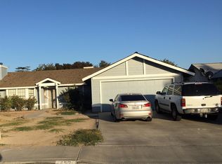 452 S Manor Dr, Kerman, CA 93630
