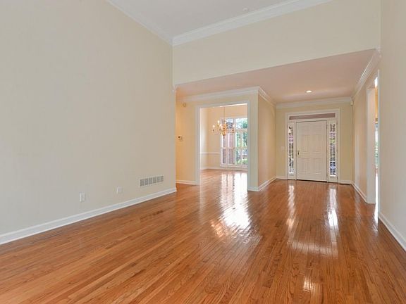 4th image of 957 Marbury Ct