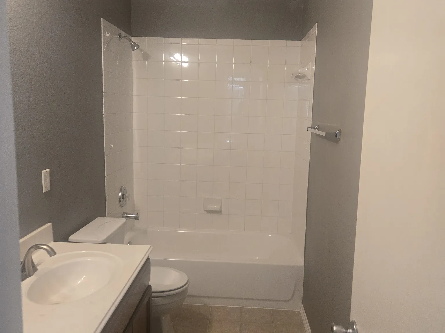4 bed, 1614 sqft, $2,400 — Photo 3