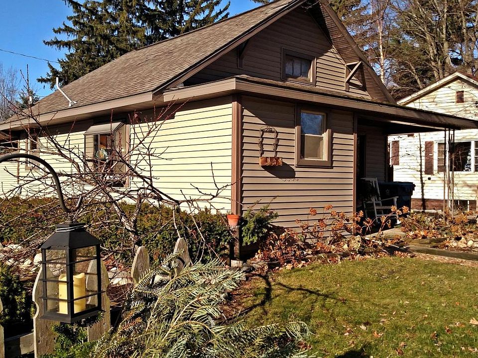1st image of 410 S Main St