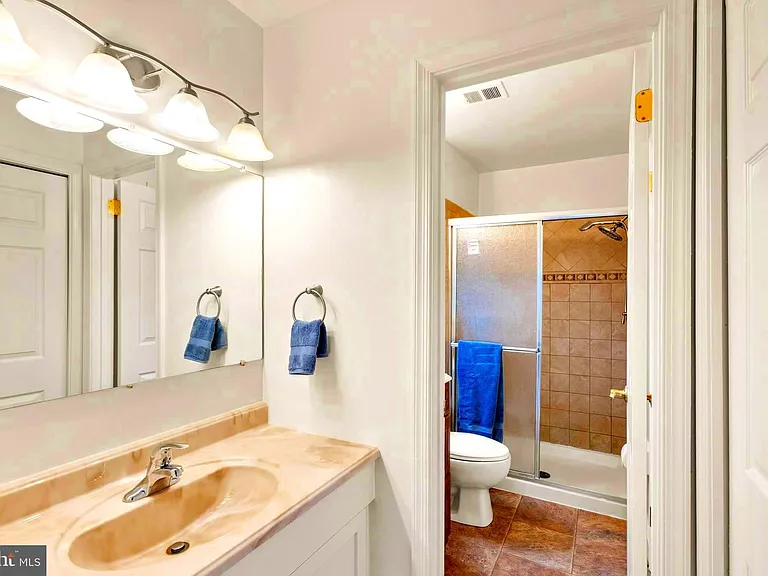 7109 Davis Ct — Photo 27