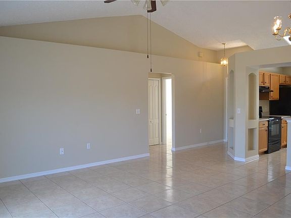 4th image of 512 Salerno Dr
