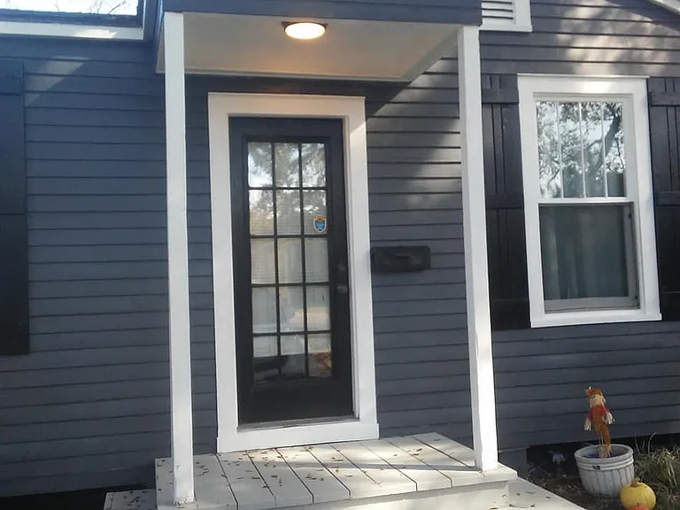 551 Glenmore Ave — Photo 2