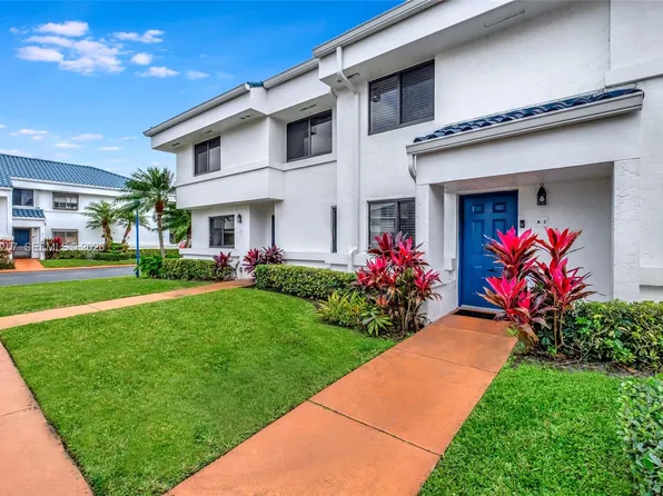 21300 San Simeon Way APT K2, Miami, FL 33179