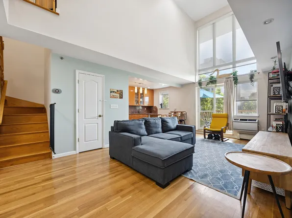 2511 Ocean Avenue image 6 of 21