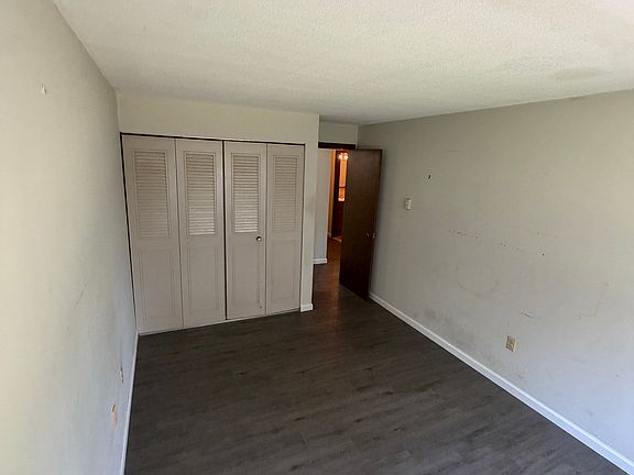 5th image of 1000 Laura Ln #A