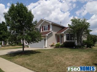 3611 Falcon View Rd SW, Cedar Rapids, IA 52404