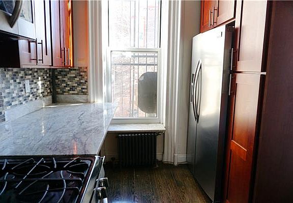 5th image of 82 Quincy St APT 2