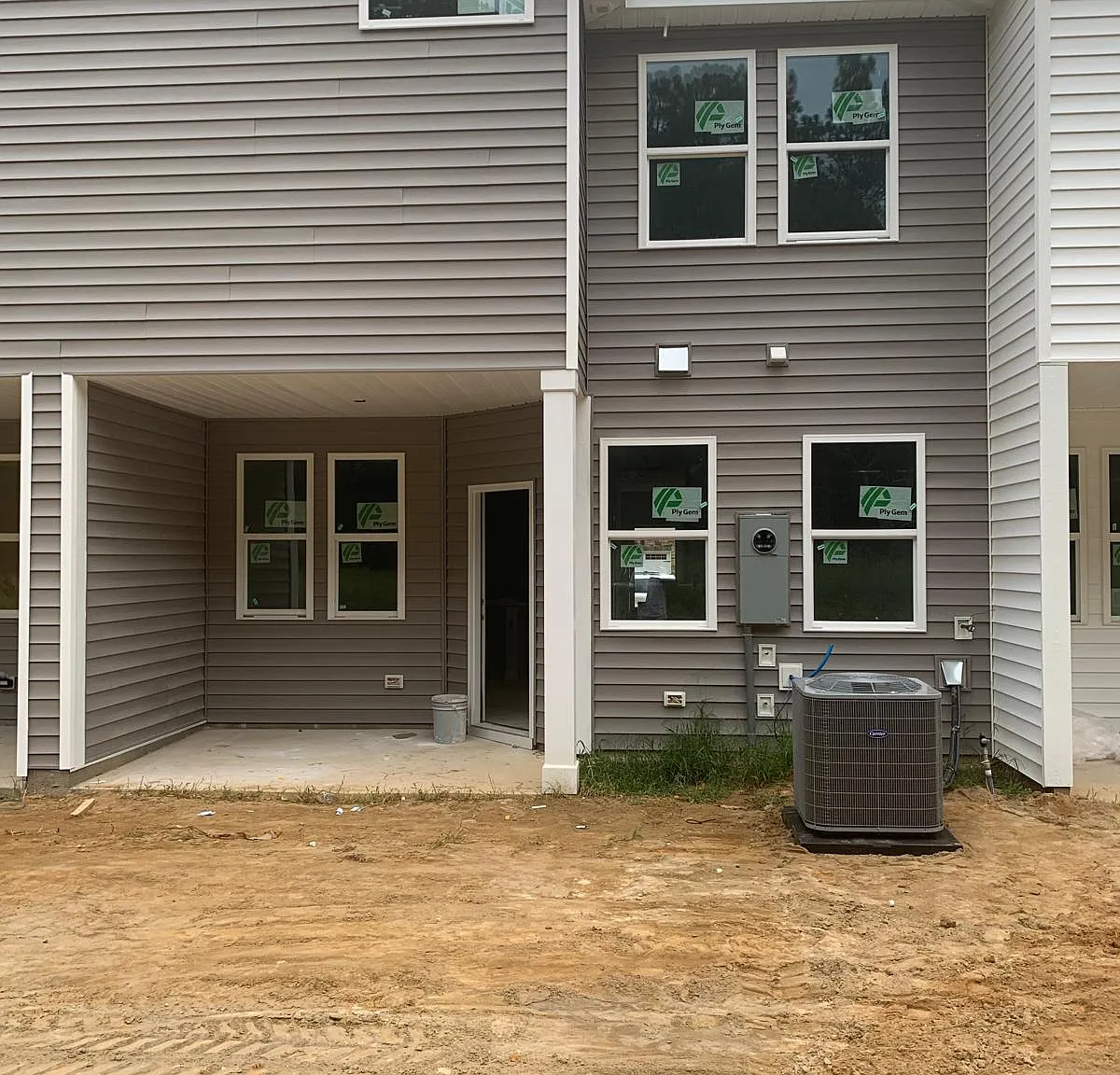 3 bed, 2.5 bath, 1713 sqft, $1,895 — Photo 3