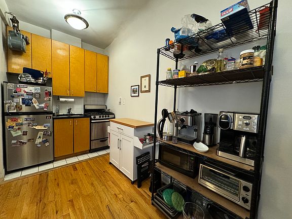 4th image of 515 Cathedral Pkwy #2C
