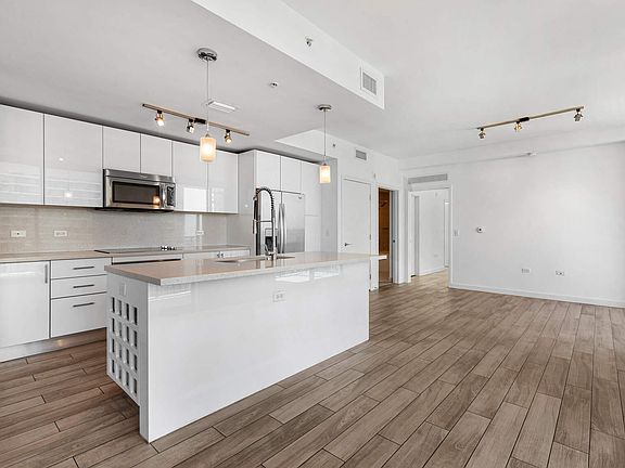 2nd image of 999 SW 1st Avenue #2203