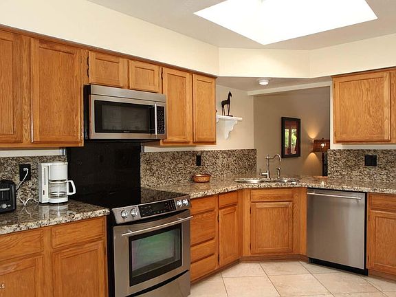 2nd image of 4009 E Lupine Ave