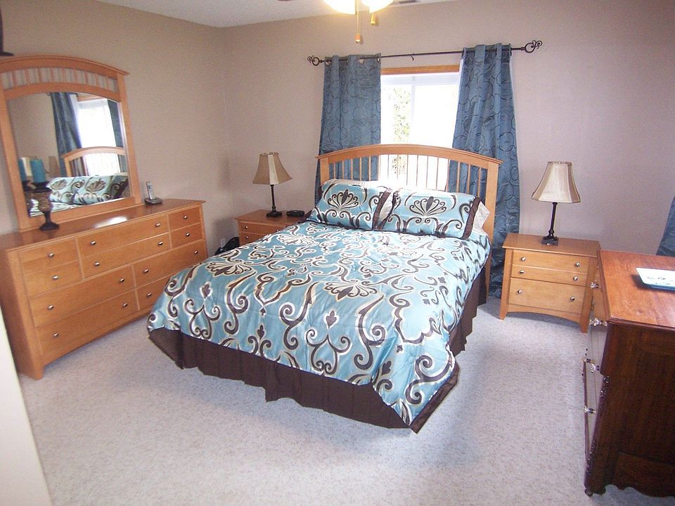 2nd image of 1047 Charles St