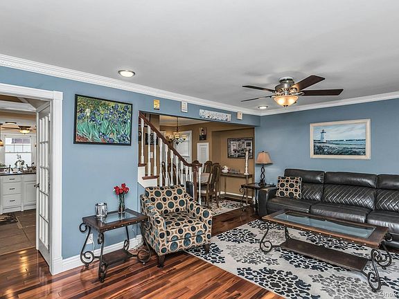 4th image of 219 N Nassau Avenue