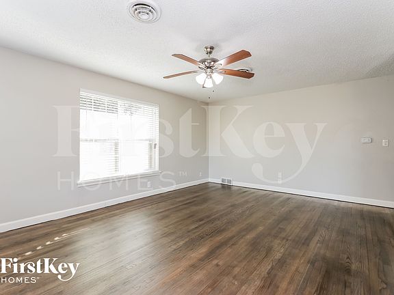 4th image of 3500 Creston Ave