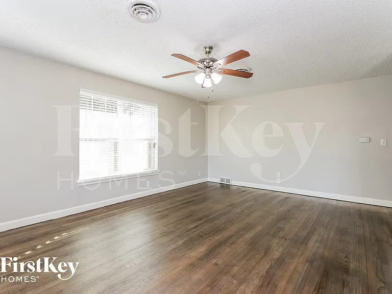 3500 Creston Ave — Photo 4