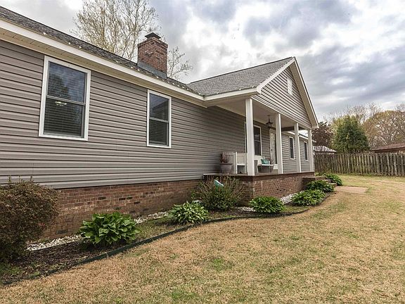 2nd image of 1231 Surrey Hill Pl