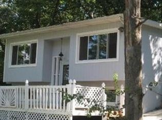 5720 Niagra Dr, Wonder Lake, IL 60097