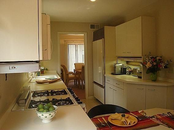 4th image of 329 E Lake View Ave