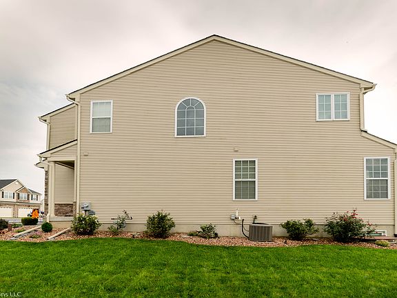 5th image of 108 Gray Dr