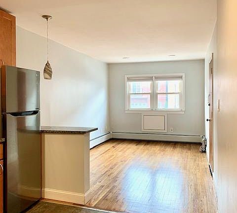 4th image of 58 Laidlaw Ave