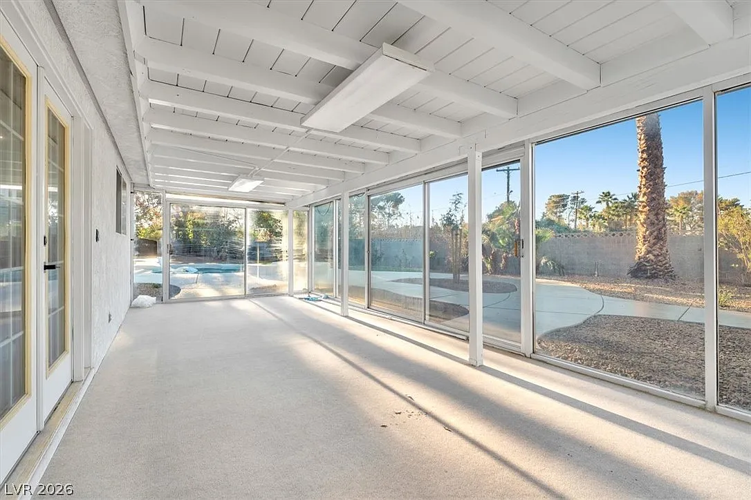4 bed, 3.5 bath, 5794 sqft, $8,750 — Photo 2