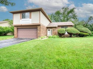 28 Willow Rd, Matteson, IL 60443