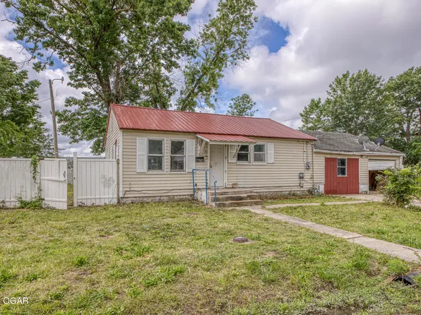 103 E 18th St, Lamar, MO 64759