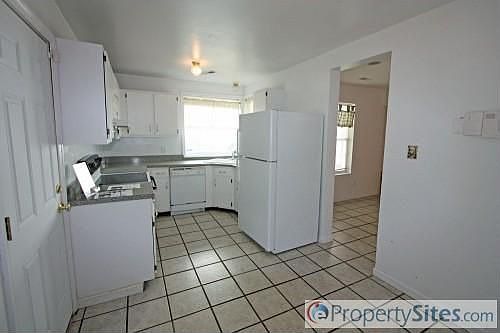 3rd image of 1224 Shawn Dr