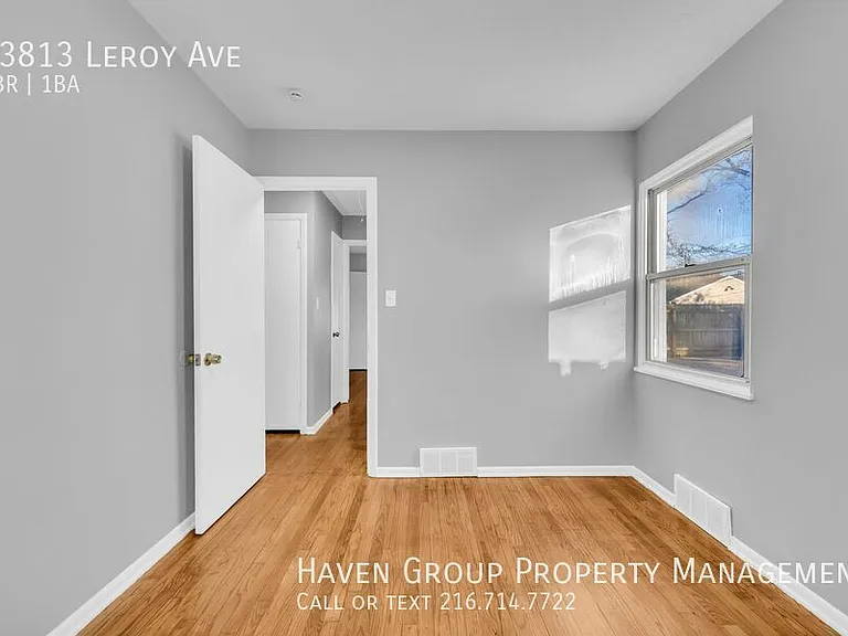 13813 Leroy Ave — Photo 16