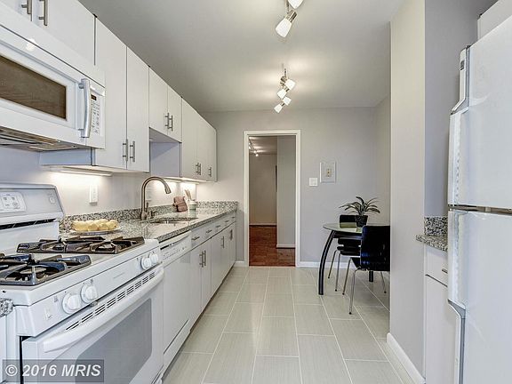 4th image of 4620 N Park Ave APT 1204E